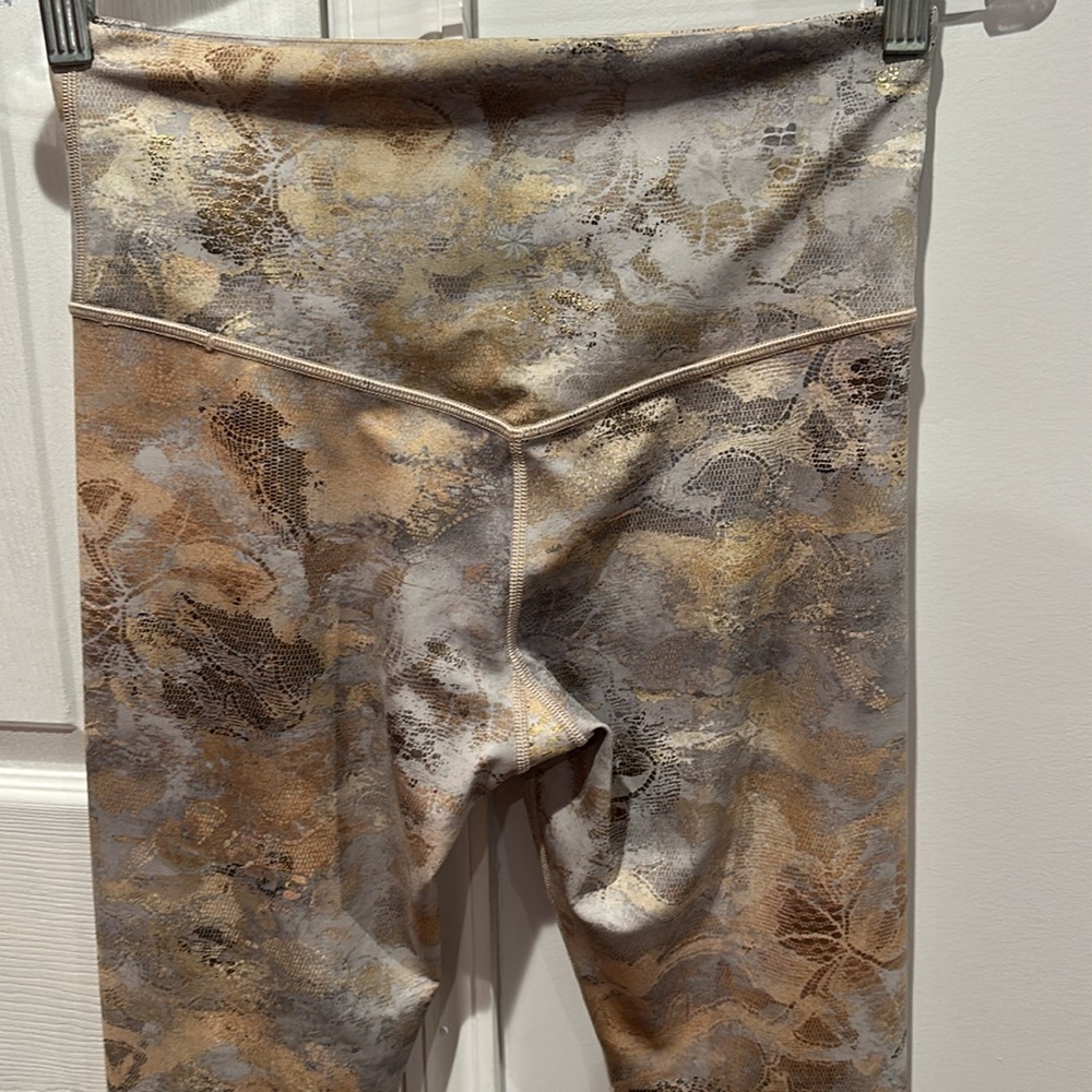 ATHLETA Elation Gilded Tights Guildegold Size Small - Picture 7 of 12